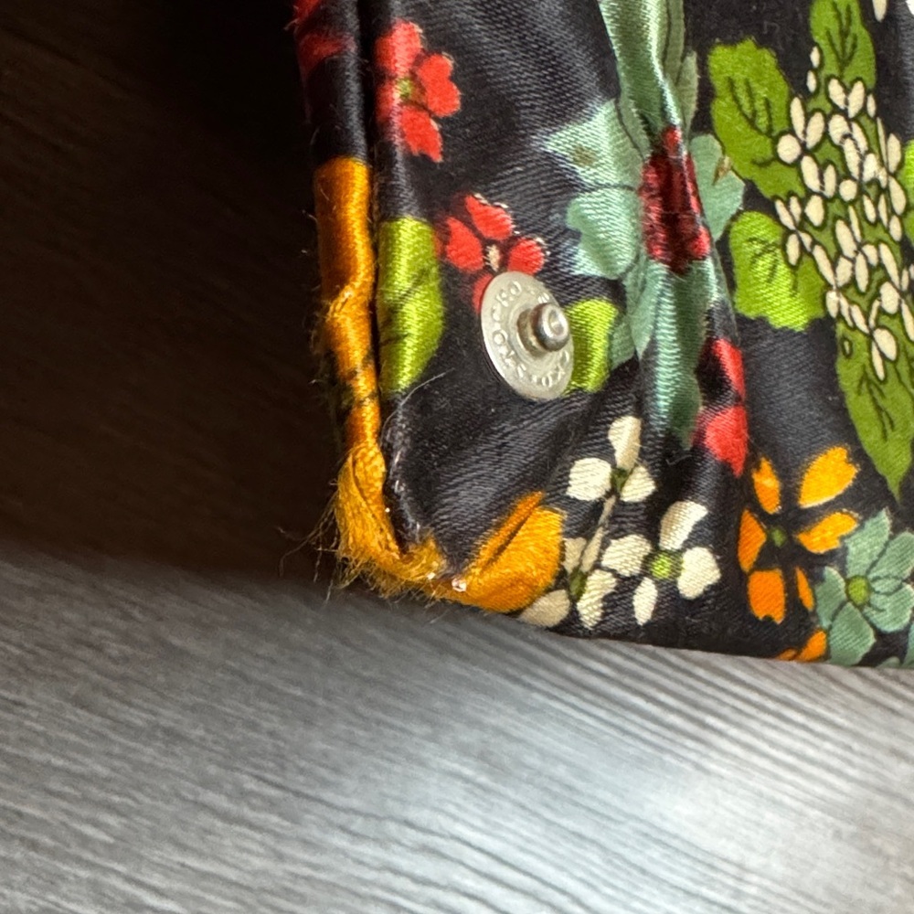 Vintage Floral Print Expandable Bag with Amber Lucite Handles - Picture 9 of 17